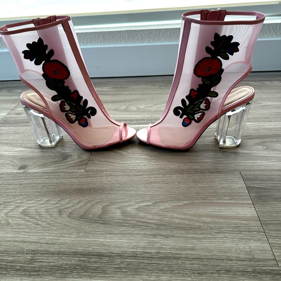 Vintage PINK EMBROIDERED MESH HEELS - Picture 2 of 7